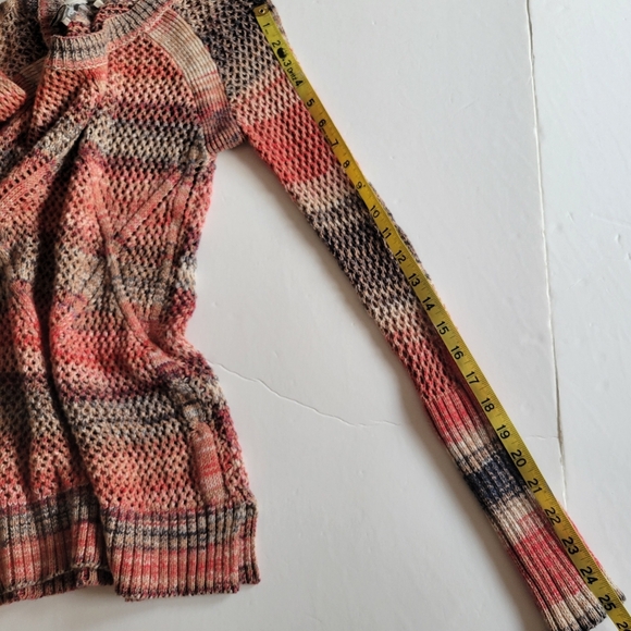 American Rag Crochet Sweater. - Picture 9 of 10